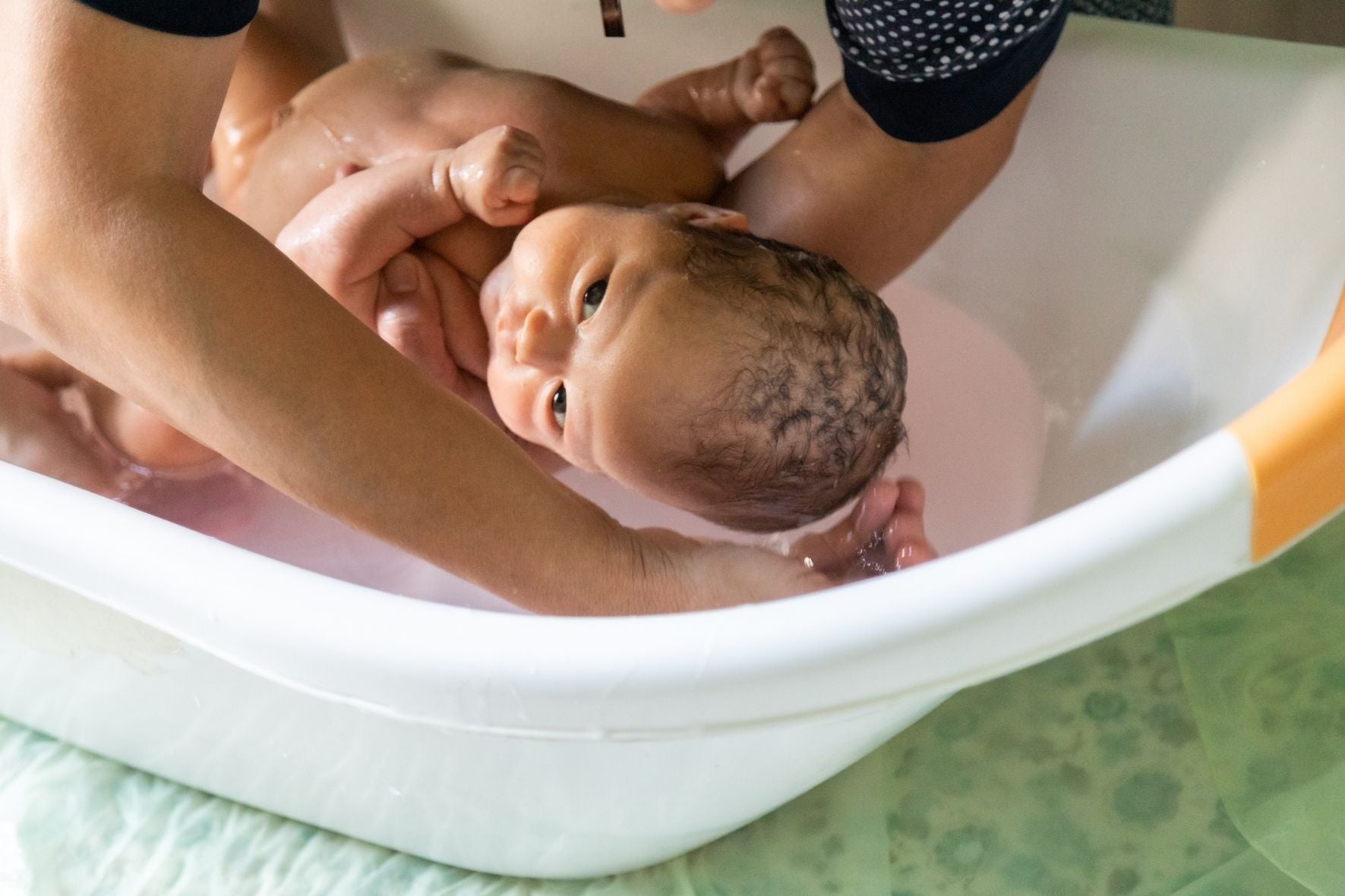 Primer baño del recién nacido: guía completa para hacerlo de forma segura y tranquila