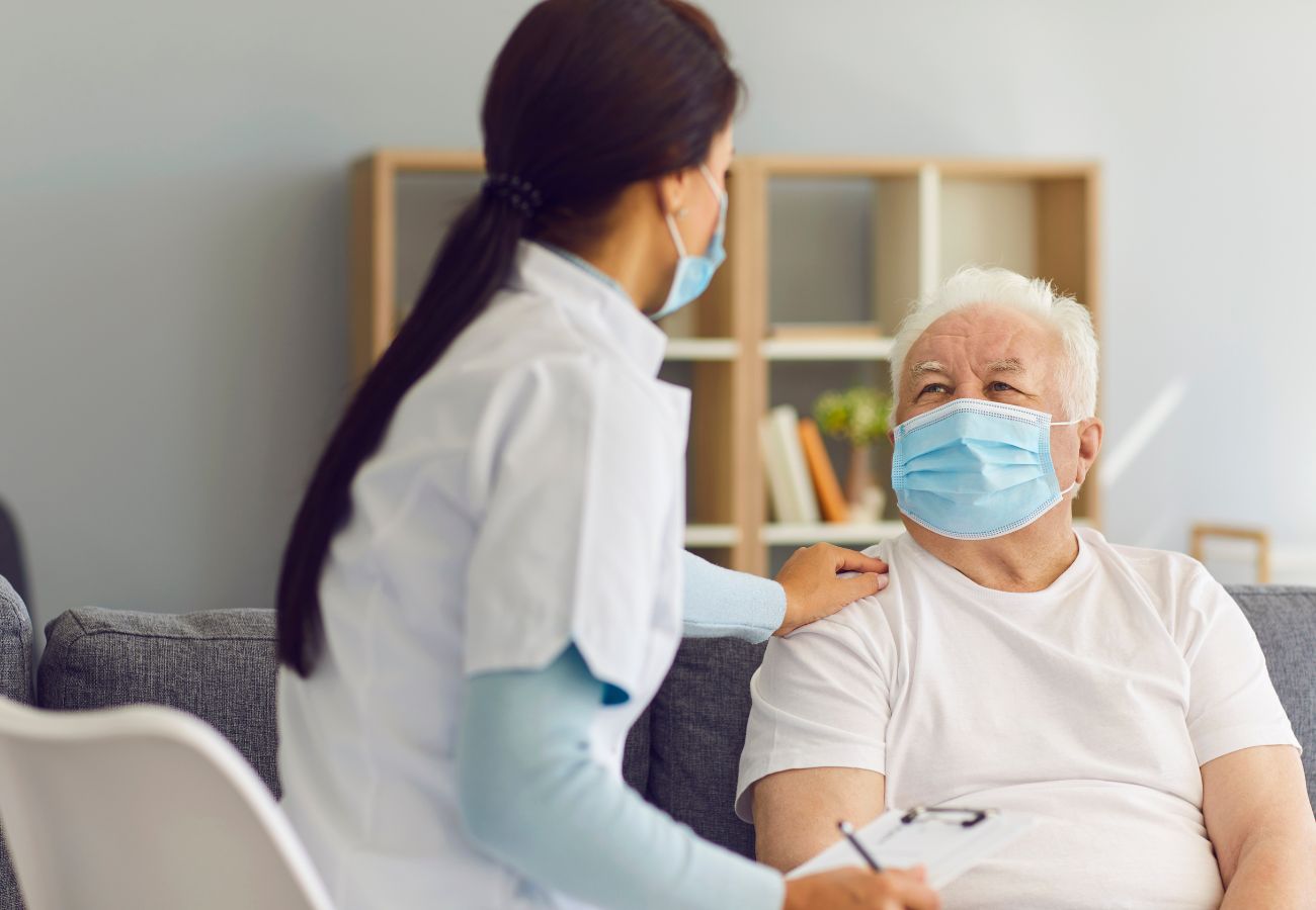 Cuidados del adulto mayor: Priorizando la comodidad y la salud