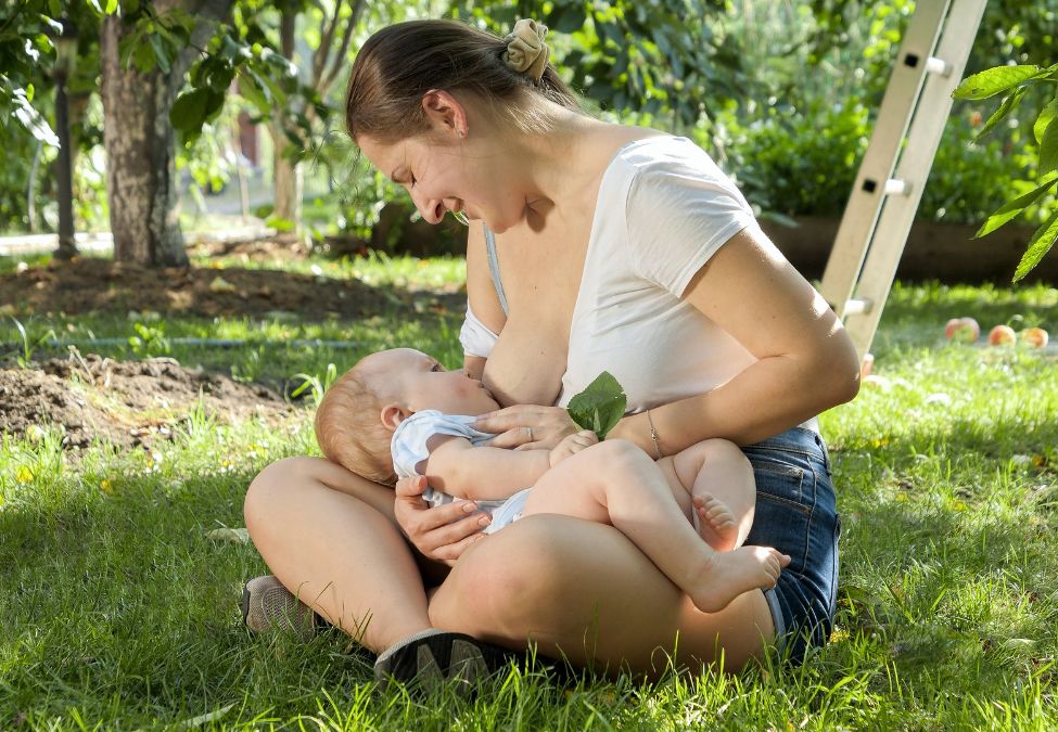 Composición de la leche materna: Adaptándose a las necesidades de tu bebé