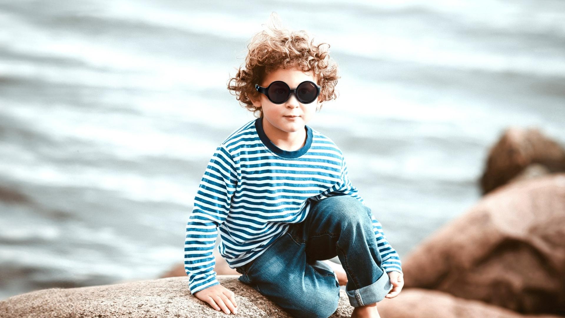 ¿Cómo proteger los ojos de los niños del sol?