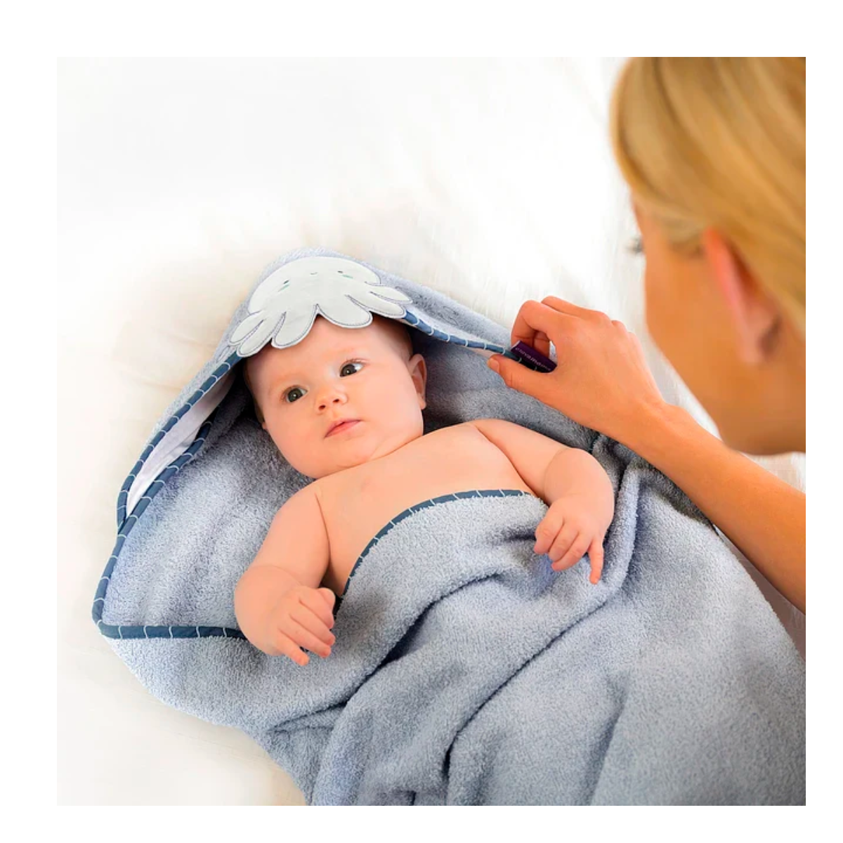 TOALLA DELANTAL BABMBÚ CELESTE  CLEVAMAMA