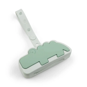 CAJA DE SILICONA PARA CHUPETE CROCO VERDE DONE BY DEER