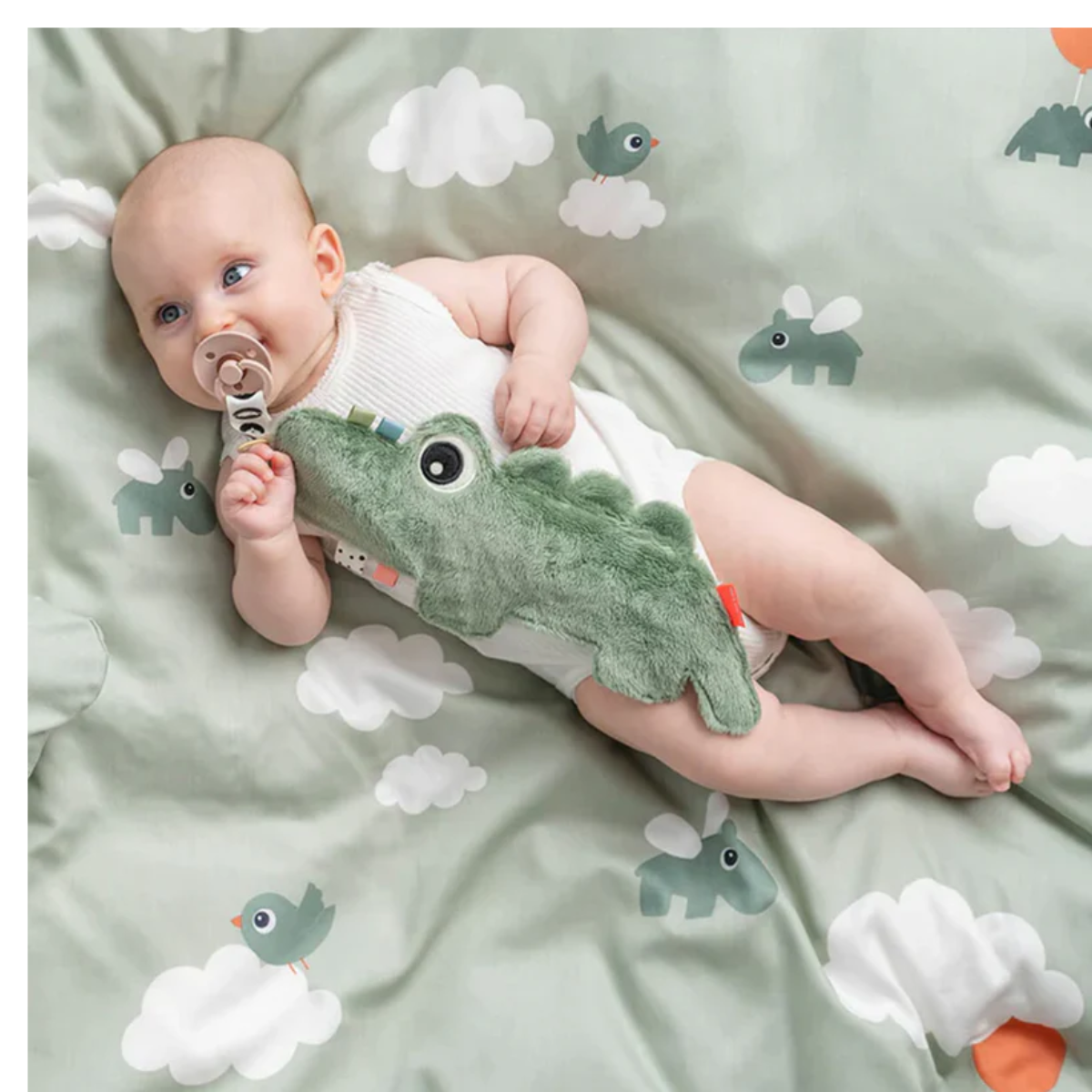 MINI MANTITA  PORTA CHUPETE CROCO VERDE DONE BY DEER