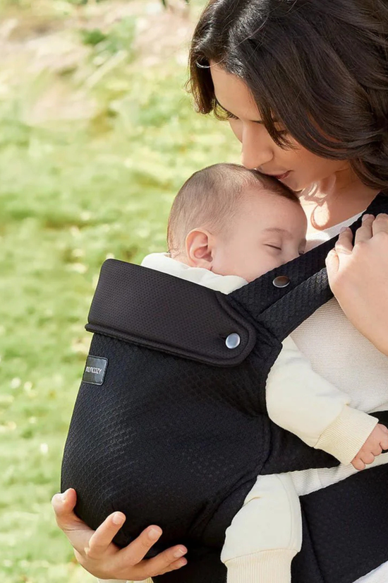 Portabebé PureHug Negro Momcozy 3-24M