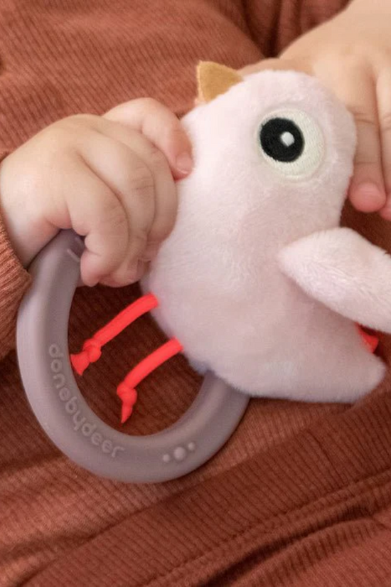 SONAJERO SENSORIAL CON MORDEDOR BIRDEE ROSA DONE BY DEER