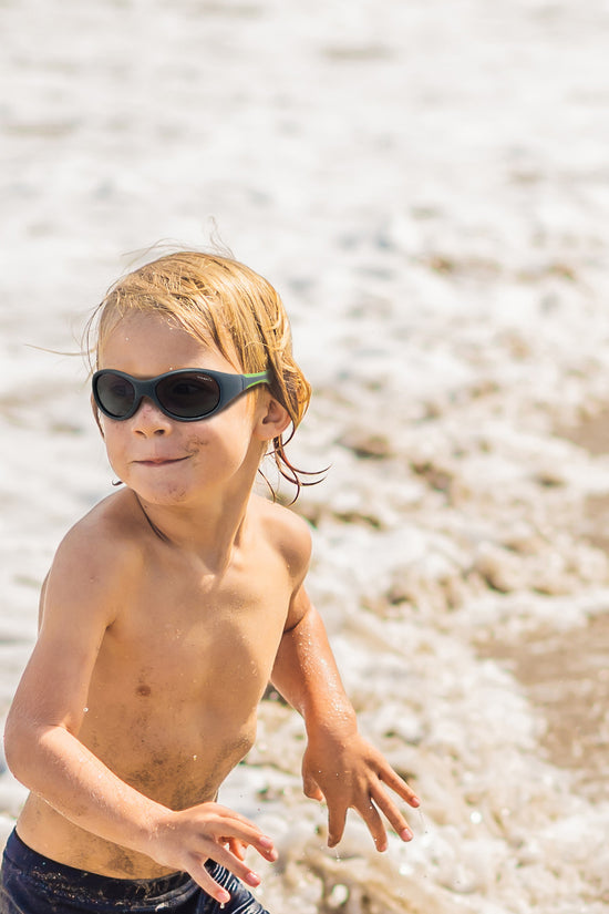 LENTES DE SOL PARA NIÑOS THE SURFER L 5 A 8 AÑOS  NEGRO/VERDE - MAUSITO