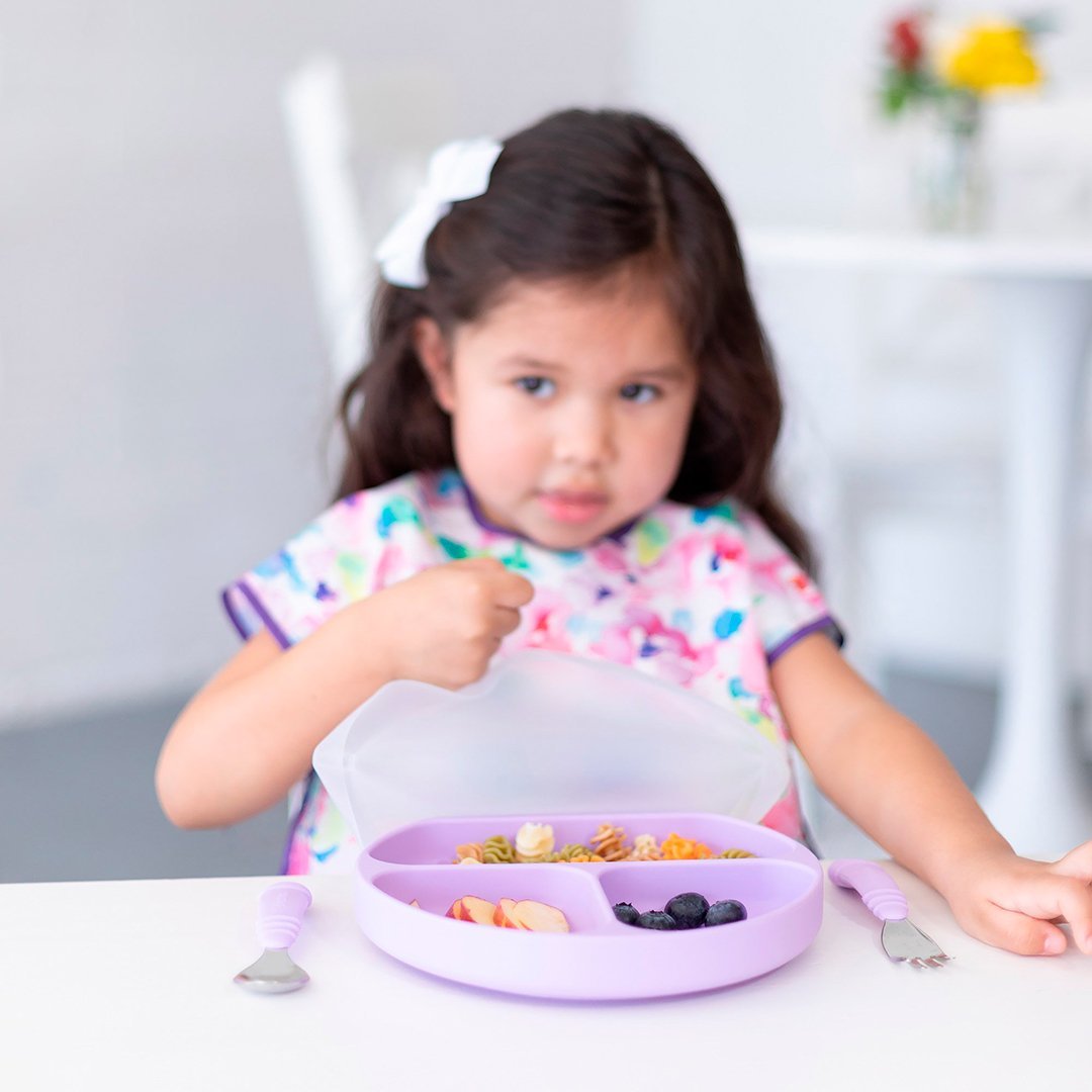 PLATO CON AGARRE + TAPA  BUMKINS